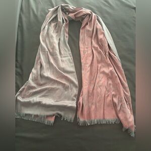 Pink/gray scarf